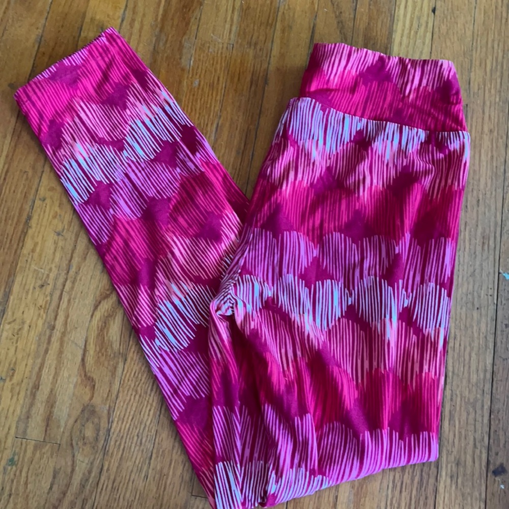 LuLa Roe pink white heart leggings